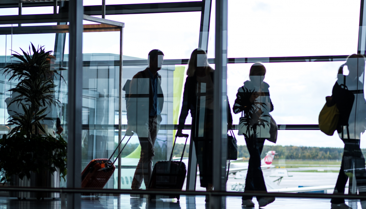 Noderīga informācija ceļotājiem: kas pieejams Rīgas lidostā?